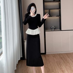 Elegant Pearl Detail Two-Piece Skirt Set with Round Neck