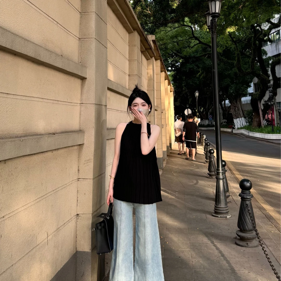 Women's Pleated Round Neck Sleeveless Halter Top Summer French Style - Image 4