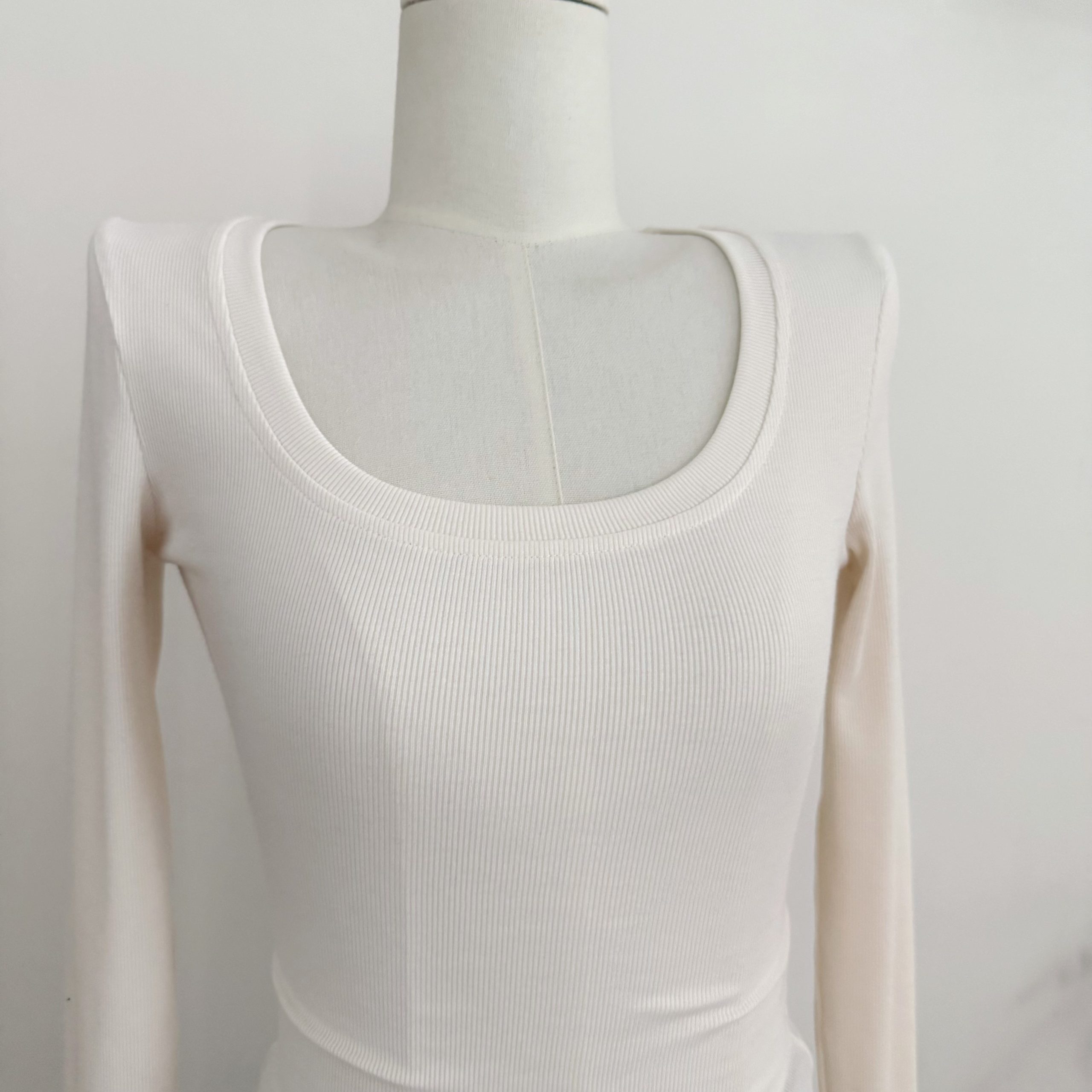 Women's Round Neck Long Sleeve Knit High Stretch T-Shirt Slim Fit Top for Spring and Autumn - Image 3