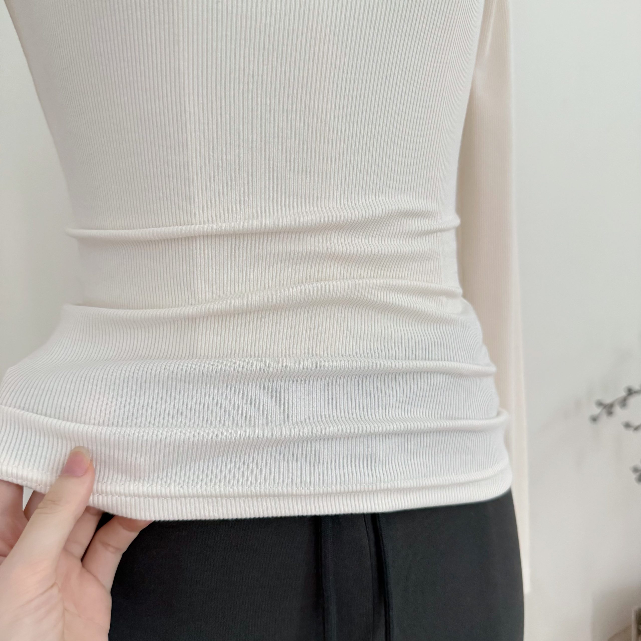 Women's Round Neck Long Sleeve Knit High Stretch T-Shirt Slim Fit Top for Spring and Autumn - Image 4